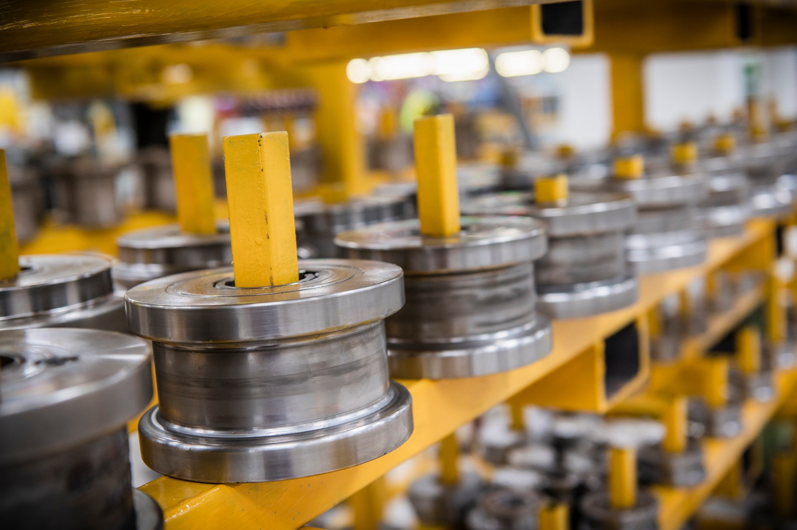 Cold roll-forming machinery